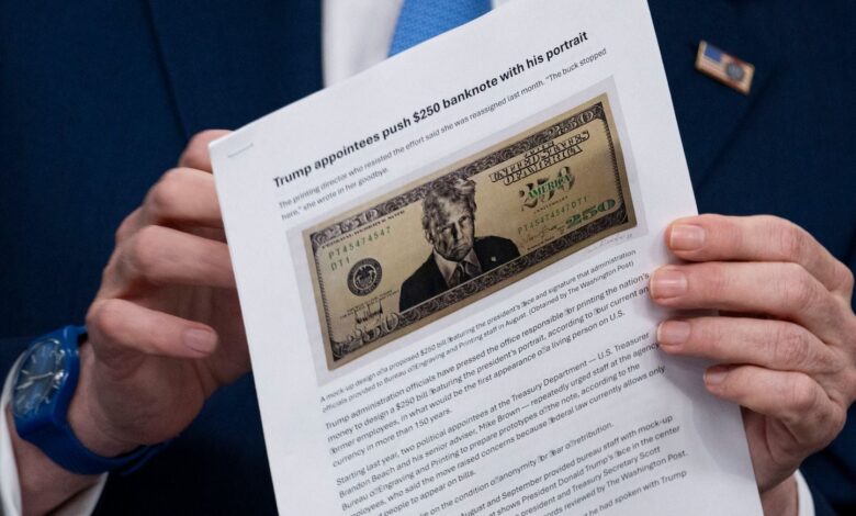 La administración Trump está presionando para crear un billete de 250 dólares con la imagen del presidente. La administración Trump está presionando para crear un billete de 250 dólares con la imagen del presidente.